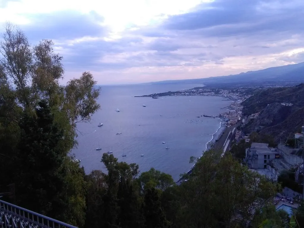 The House On The Beach Giardini-Naxos